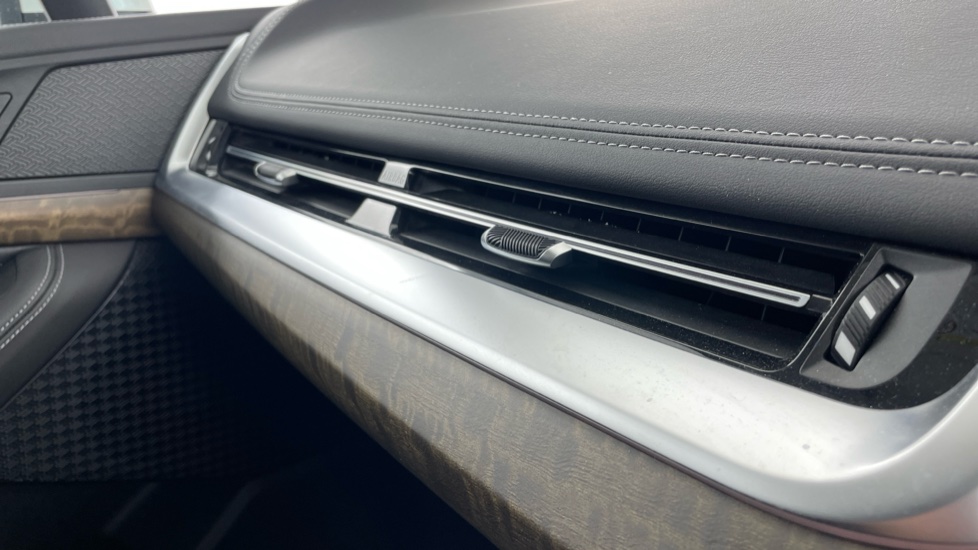 BMW 2 Series 220i MHT Luxury 5dr DCT Petrol Hatchback - Image 62