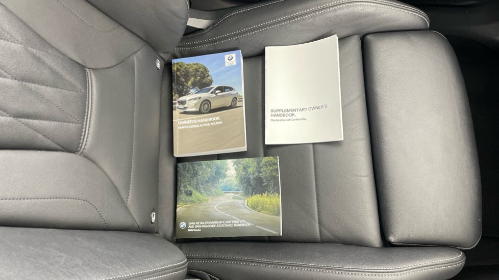 BMW 2 Series 220i MHT Luxury 5dr DCT Petrol Hatchback - Image 66