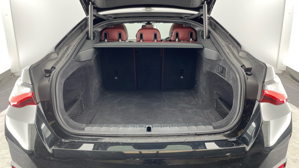 BMW i4 250kW eDrive40 M Sport 83.9kWh 5dr Auto Electric Hatchback - Image 13