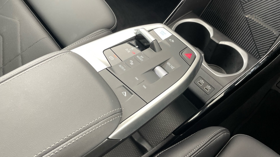 BMW iX1 230kW xDr30 MSport 65kWh 5dr Auto [Tech+/Pro/22kW] Electric Estate - Image 10