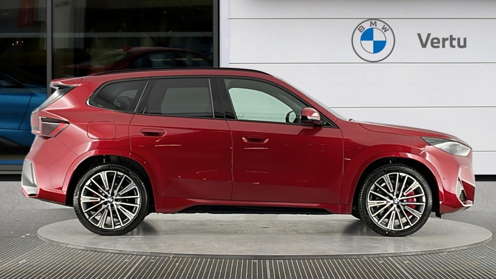 BMW iX1 230kW xDrive30 Shadow Edition 65kWh 5dr Auto Electric Estate - Image 3