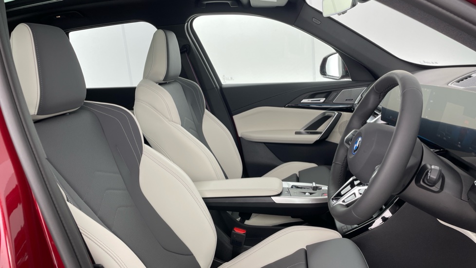 BMW iX1 230kW xDrive30 Shadow Edition 65kWh 5dr Auto Electric Estate - Image 11