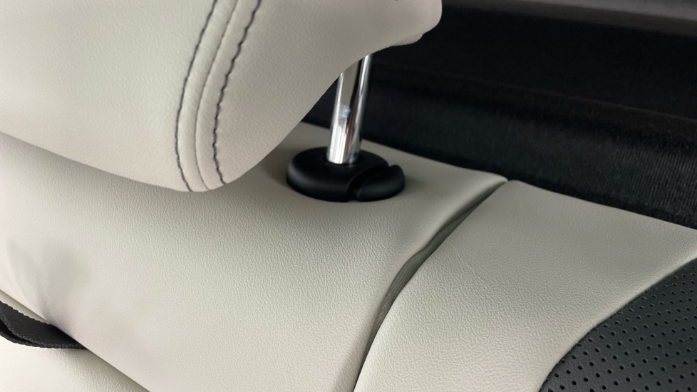 BMW iX1 230kW xDrive30 Shadow Edition 65kWh 5dr Auto Electric Estate - Image 34