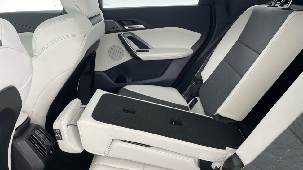 BMW iX1 230kW xDrive30 Shadow Edition 65kWh 5dr Auto Electric Estate - Image 35
