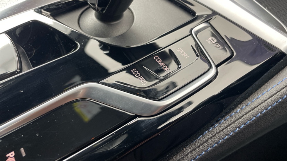 BMW 5 Series 520d MHT M Sport 4dr Step Auto [Pro Pack] Diesel Saloon - Image 19