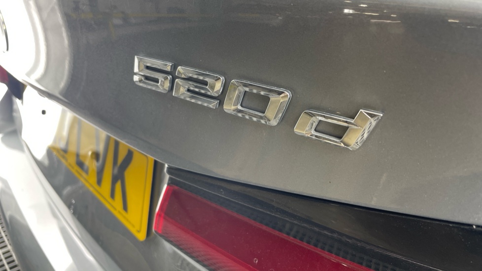 BMW 5 Series 520d MHT M Sport 4dr Step Auto [Pro Pack] Diesel Saloon - Image 40