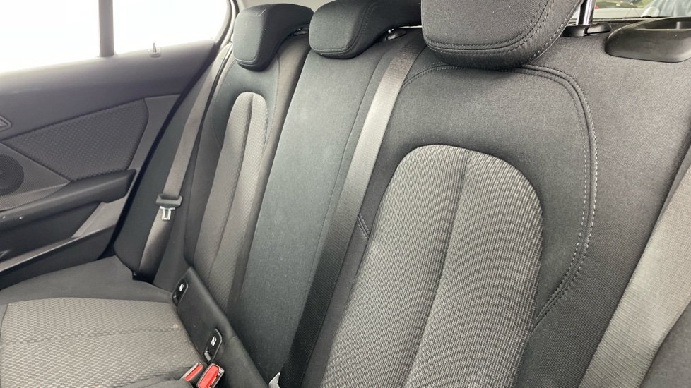 BMW 1 Series 118i SE 5dr Petrol Hatchback - Image 12