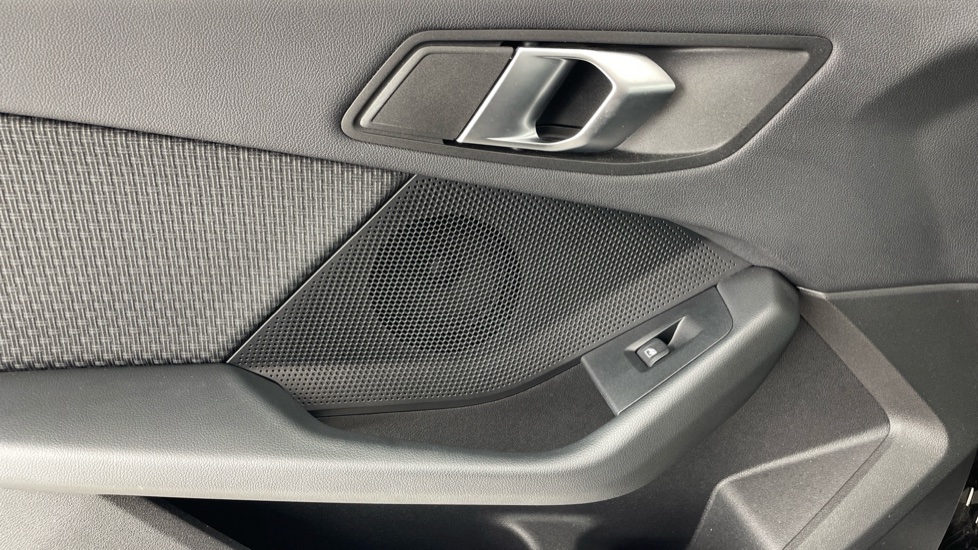 BMW 1 Series 118i SE 5dr Petrol Hatchback - Image 25