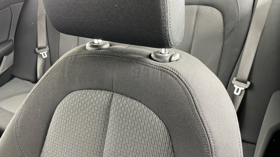 BMW 1 Series 118i SE 5dr Petrol Hatchback - Image 27