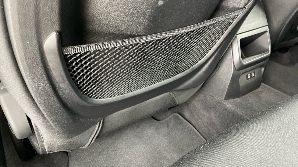 BMW 1 Series 118i SE 5dr Petrol Hatchback - Image 30
