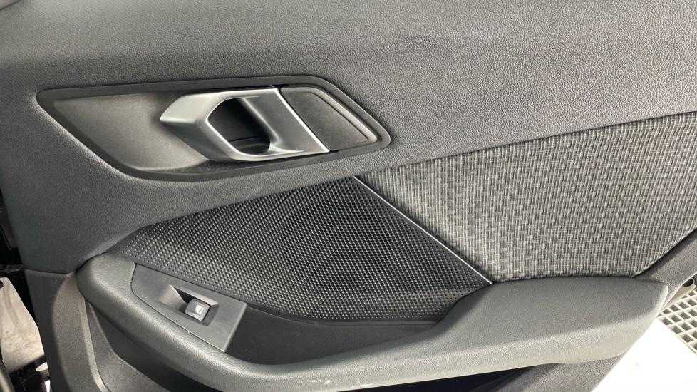 BMW 1 Series 118i SE 5dr Petrol Hatchback - Image 40