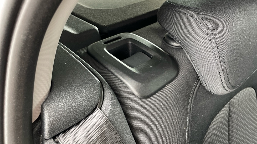 BMW 1 Series 118i SE 5dr Petrol Hatchback - Image 42