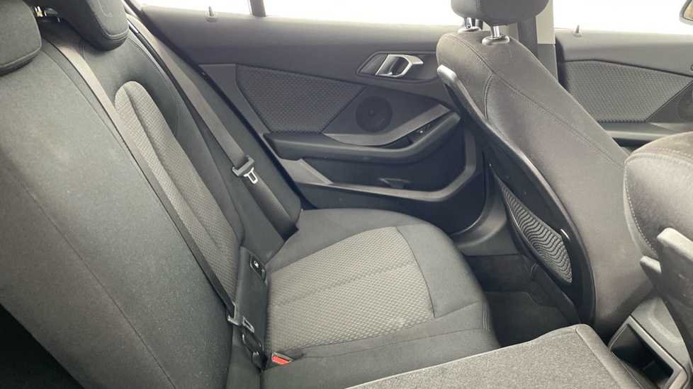 BMW 1 Series 118i SE 5dr Petrol Hatchback - Image 43