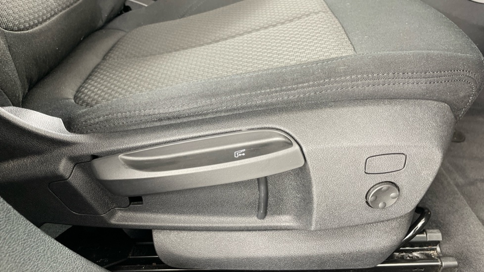 BMW 1 Series 118i SE 5dr Petrol Hatchback - Image 45