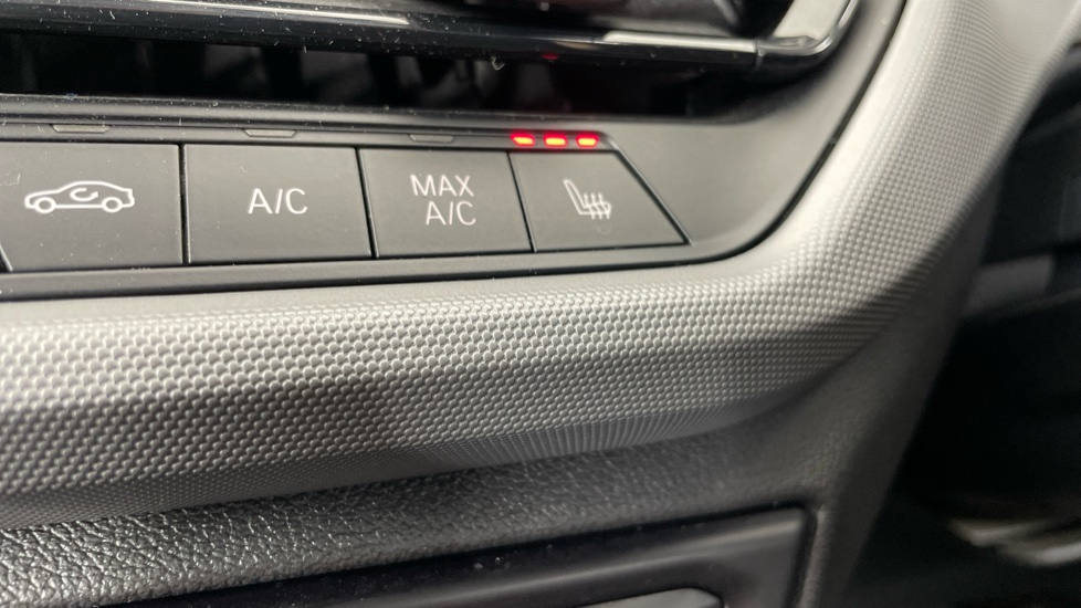 BMW 1 Series 118i SE 5dr Petrol Hatchback - Image 52