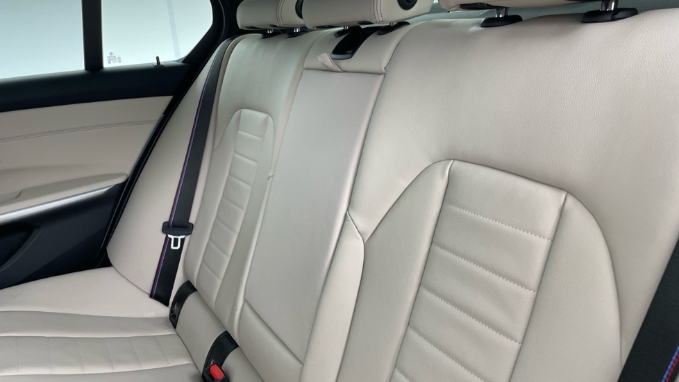 BMW 3 Series M340d xDrive MHT 4dr Step Auto Diesel Saloon - Image 12