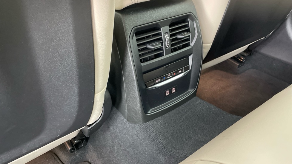 BMW 3 Series M340d xDrive MHT 4dr Step Auto Diesel Saloon - Image 32