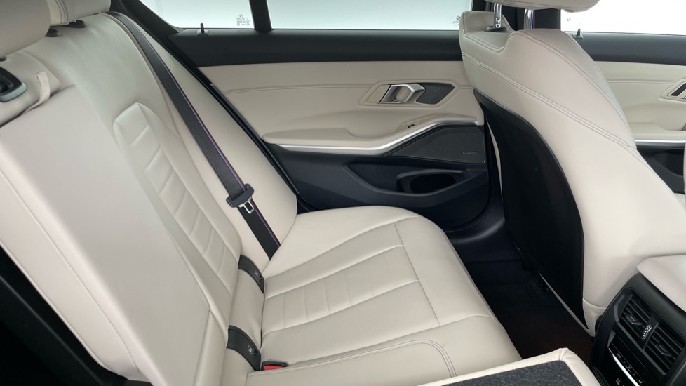 BMW 3 Series M340d xDrive MHT 4dr Step Auto Diesel Saloon - Image 47