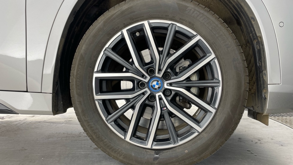 BMW iX1 150kW eDrive20 M Sport 65kWh 5dr Auto Electric Estate - Image 14