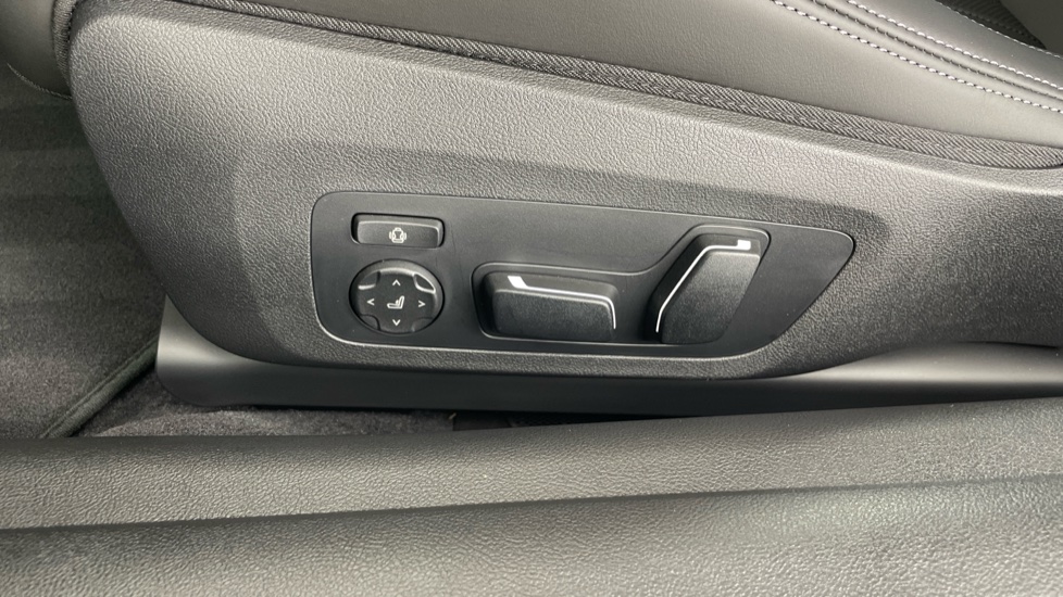 BMW M4 xDrive Competition M 2dr Step Auto [Ultimat Pk] Petrol Coupe - Image 30