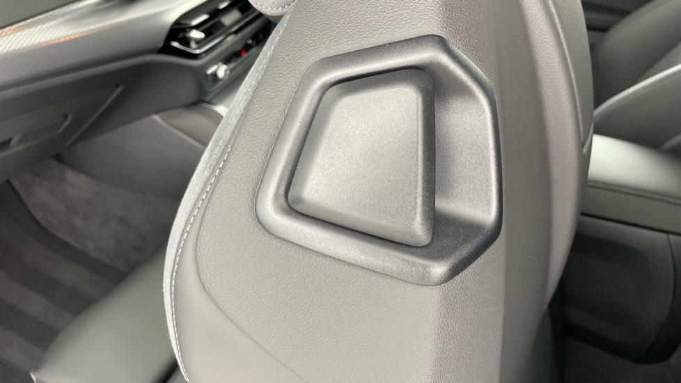 BMW M4 xDrive Competition M 2dr Step Auto [Ultimat Pk] Petrol Coupe - Image 33