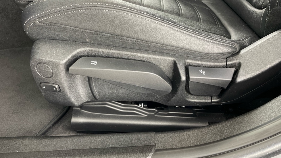 BMW 3 Series 330i M Sport 4dr Step Auto Petrol Saloon - Image 27