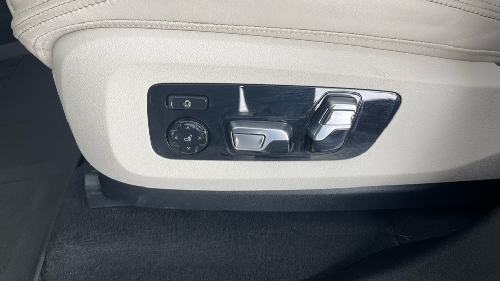 BMW X5 xDrive30d MHT M Sport 5dr Auto Diesel Estate - Image 30
