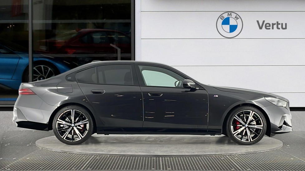 BMW 5 Series 520i M Sport Pro 4dr Auto Petrol Saloon - Image 3