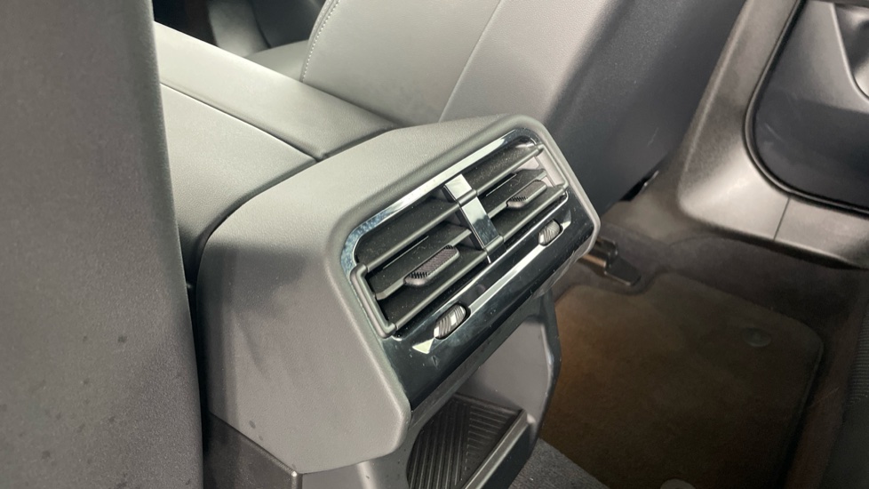 BMW 5 Series 520i M Sport Pro 4dr Auto Petrol Saloon - Image 32