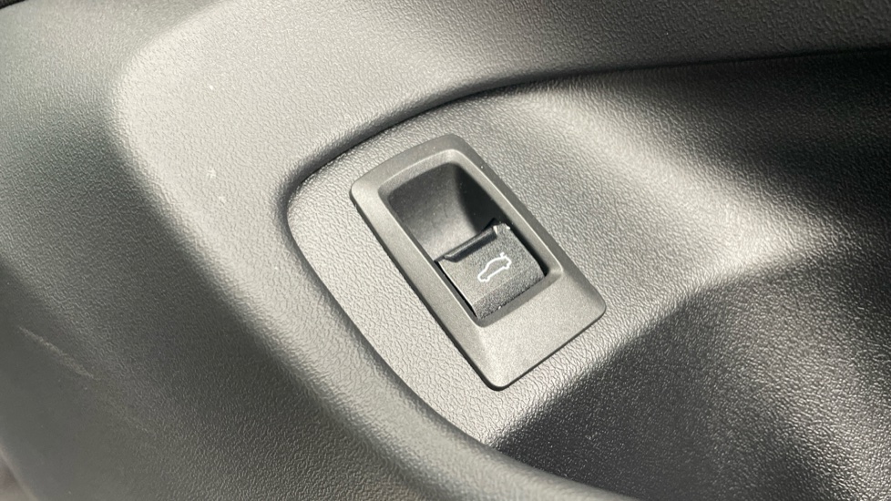 BMW 5 Series 520i M Sport Pro 4dr Auto Petrol Saloon - Image 52