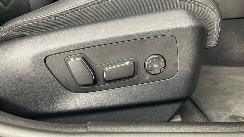 BMW 5 Series 520i M Sport Pro 4dr Auto Petrol Saloon - Image 53