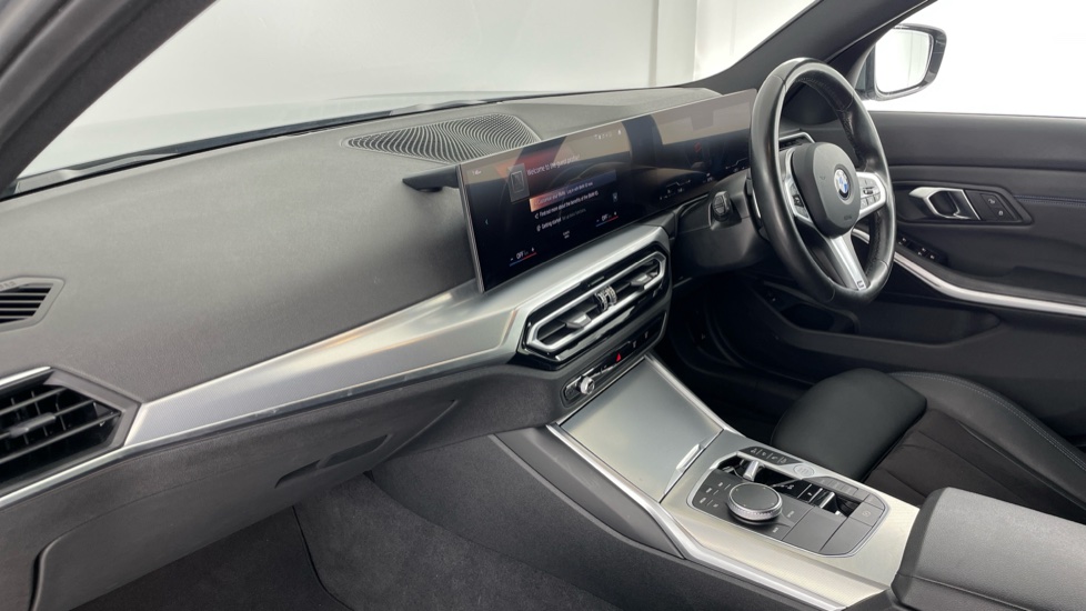 BMW 3 Series 320i M Sport 5dr Step Auto Petrol Estate - Image 7
