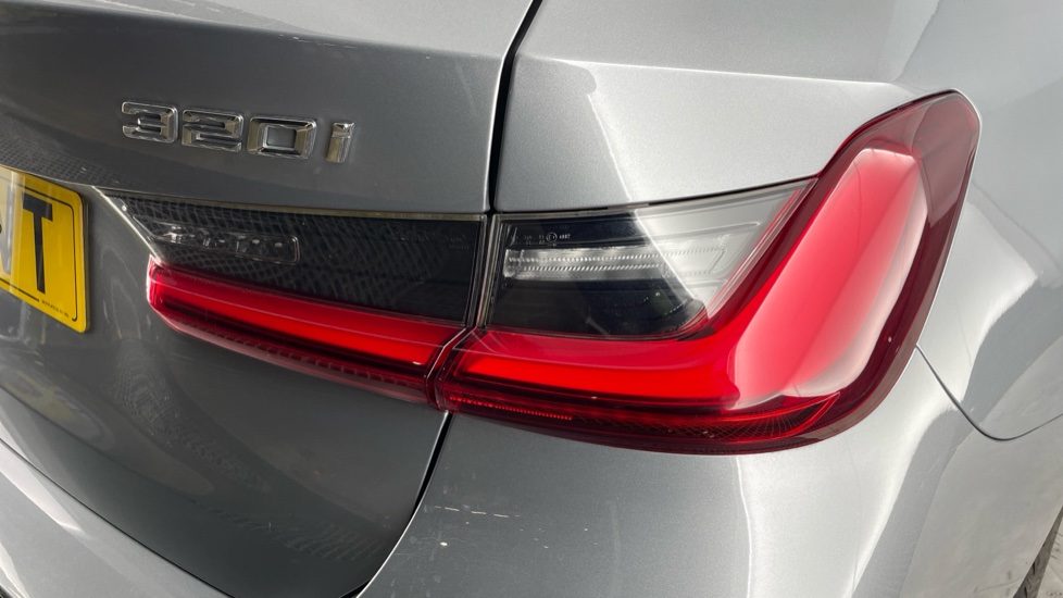 BMW 3 Series 320i M Sport 5dr Step Auto Petrol Estate - Image 22