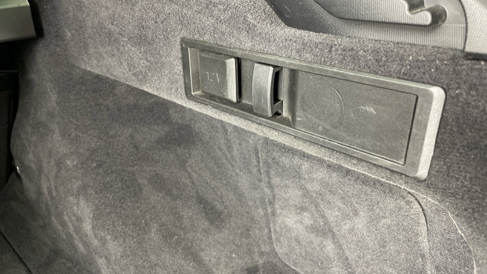 BMW 3 Series 320i M Sport 5dr Step Auto Petrol Estate - Image 42