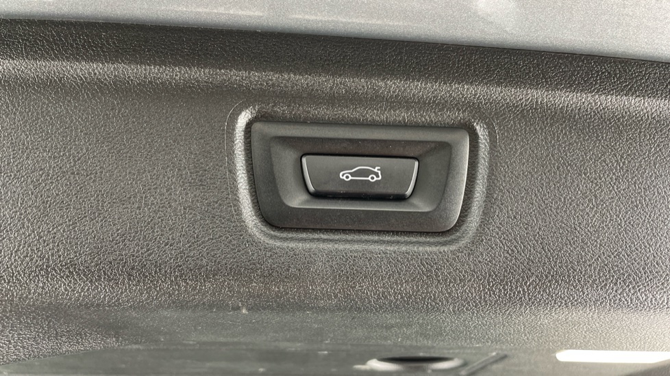 BMW 3 Series 320i M Sport 5dr Step Auto Petrol Estate - Image 46