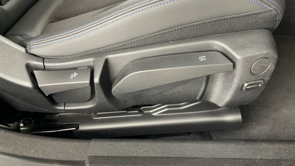 BMW 3 Series 320i M Sport 5dr Step Auto Petrol Estate - Image 56