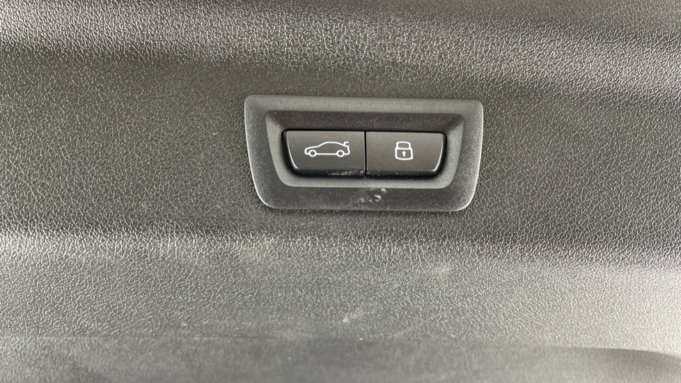 BMW X1 xDrive 23i MHT M Sport 5dr Step Auto Petrol Estate - Image 43