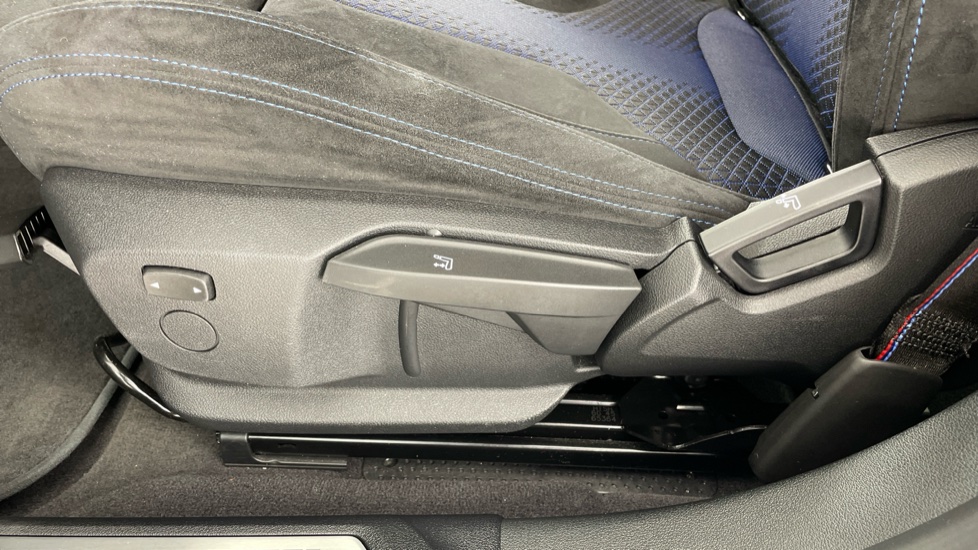 BMW 1 Series M135i xDrive 5dr Step Auto Petrol Hatchback - Image 28