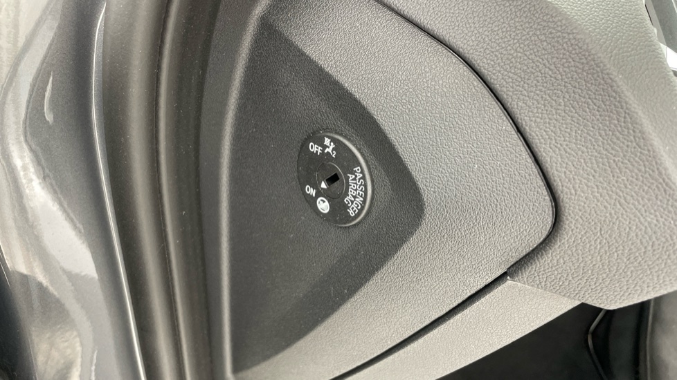 BMW 1 Series M135i xDrive 5dr Step Auto Petrol Hatchback - Image 30