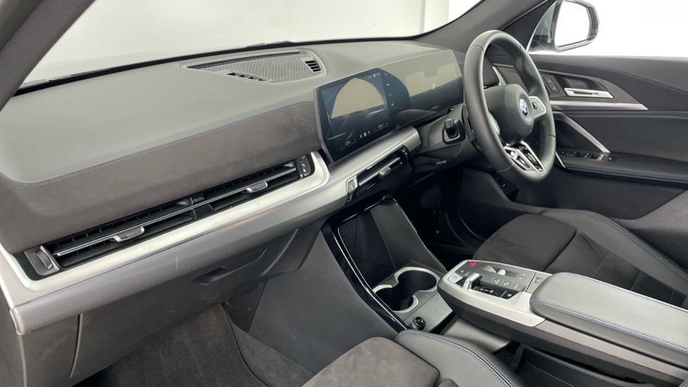BMW iX2 230kW xDrive30 Shadow Edition 65kWh 5dr Auto Electric Hatchback - Image 7