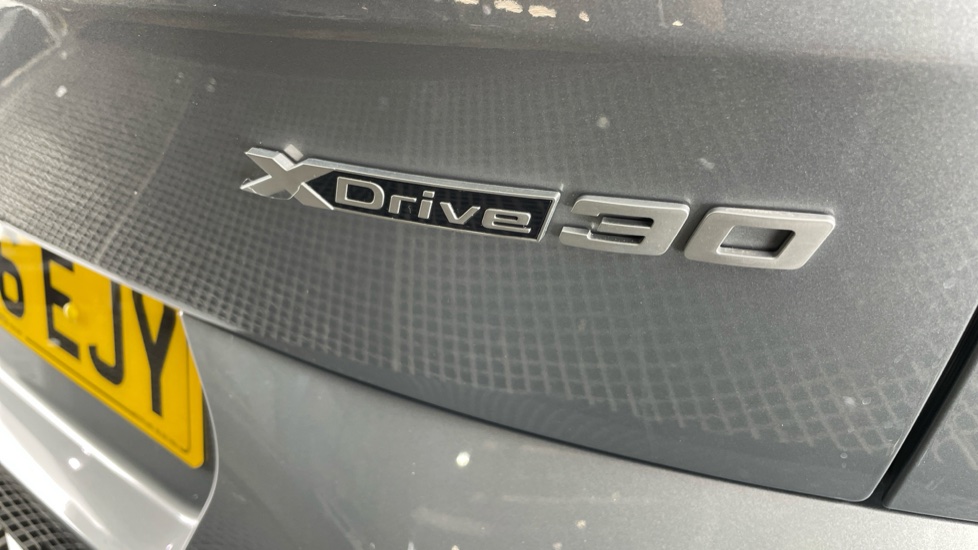 BMW iX2 230kW xDrive30 Shadow Edition 65kWh 5dr Auto Electric Hatchback - Image 42