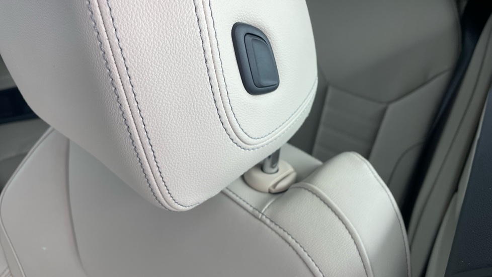 BMW 4 Series 420i M Sport 2dr Step Auto Petrol Convertible - Image 27