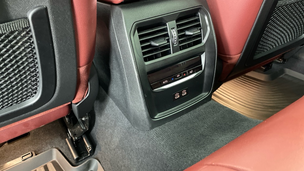 BMW 3 Series 330e xDrive M Sport 5dr Step Auto Estate - Image 32