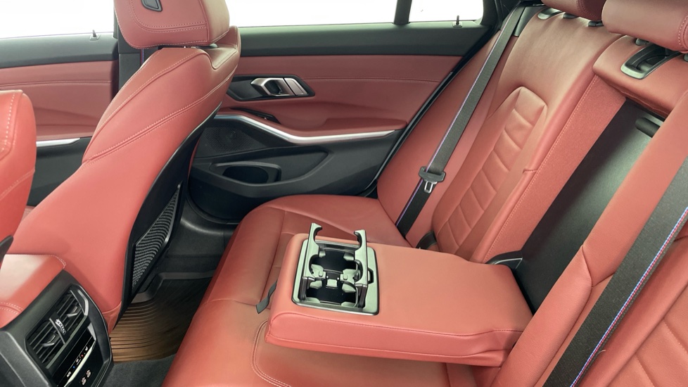 BMW 3 Series 330e xDrive M Sport 5dr Step Auto Estate - Image 34