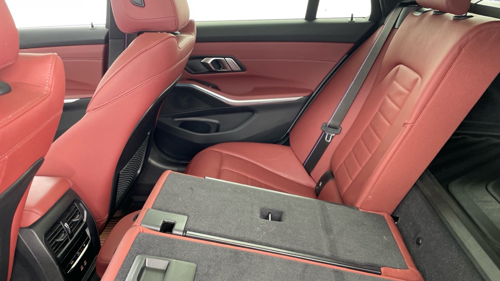 BMW 3 Series 330e xDrive M Sport 5dr Step Auto Estate - Image 38