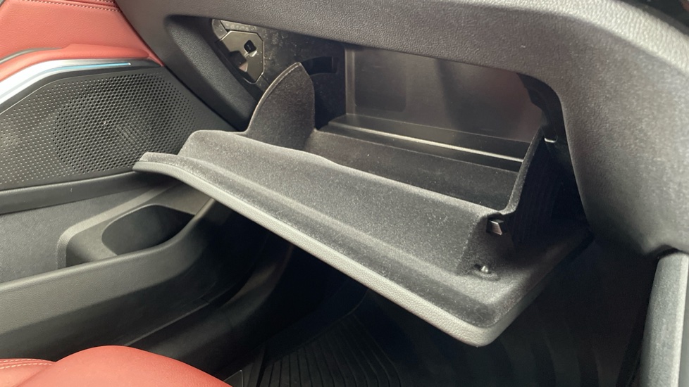 BMW 3 Series 330e xDrive M Sport 5dr Step Auto Estate - Image 74