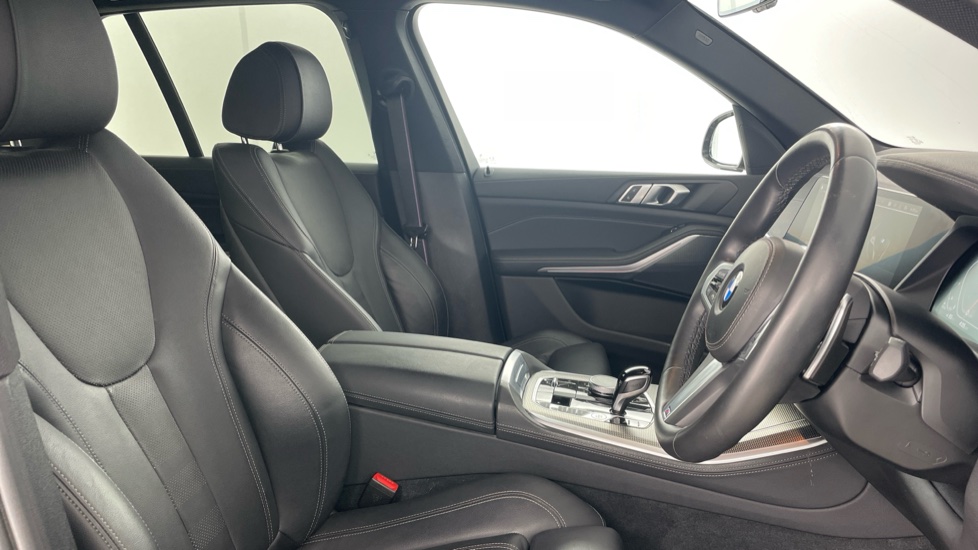 BMW X5 xDrive30d MHT M Sport 5dr Auto Diesel Estate - Image 11