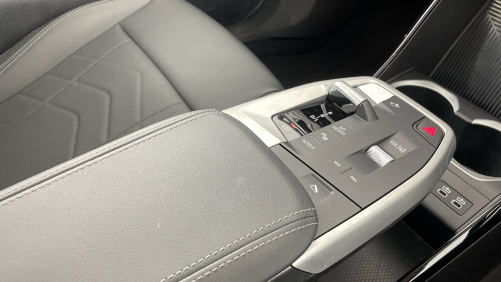 BMW X1 sDrive 20i MHT xLine 5dr [Tech Plus] Step Auto Petrol Estate - Image 10