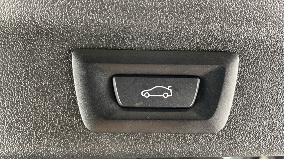 BMW X1 sDrive 20i MHT xLine 5dr [Tech Plus] Step Auto Petrol Estate - Image 34