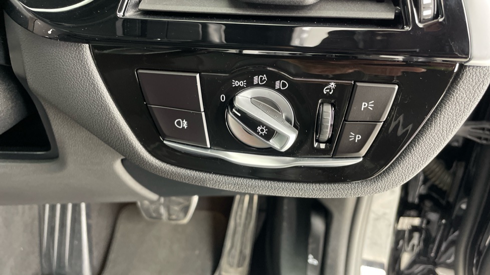 BMW 5 Series 520d MHT M Sport 5dr Step Auto Diesel Estate - Image 60